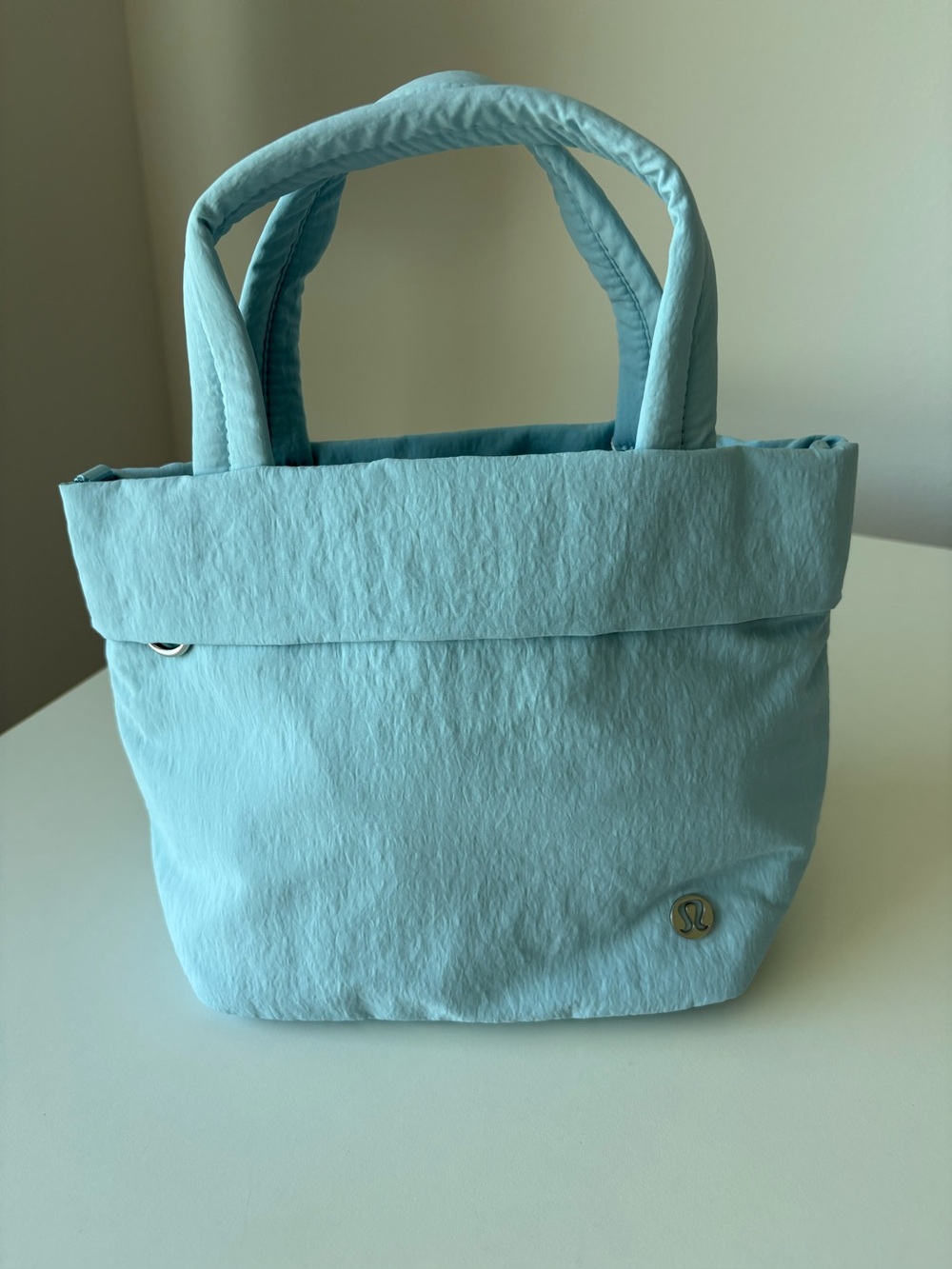 Lululemon Small Tote Bag - Foam Cloud/Silver NWT - Picture 4 of 10